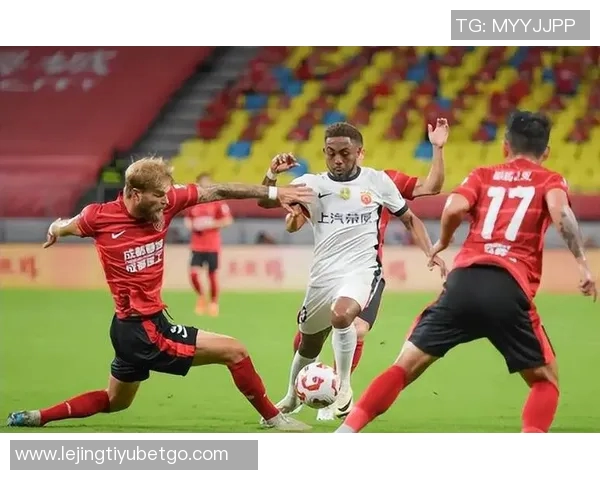 中超球队双线作战困境加剧保联赛策略形成恶性循环现象